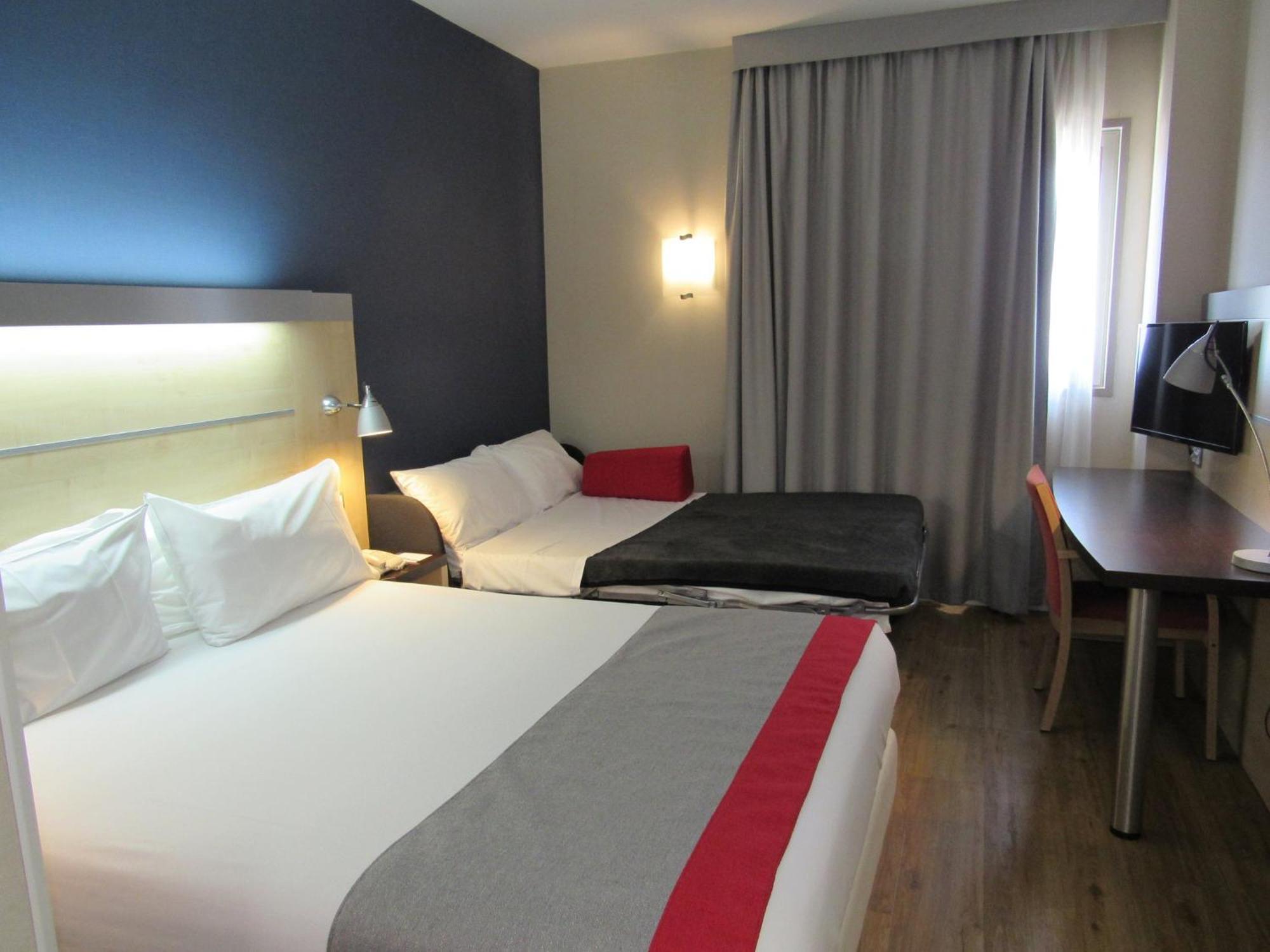 Holiday Inn Express Sant Cugat, An Ihg Hotel Sant Cugat del Vallès Kültér fotó